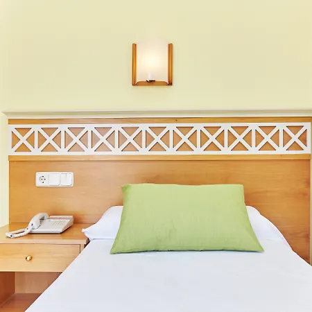 Universal Bikini Hotel 4*