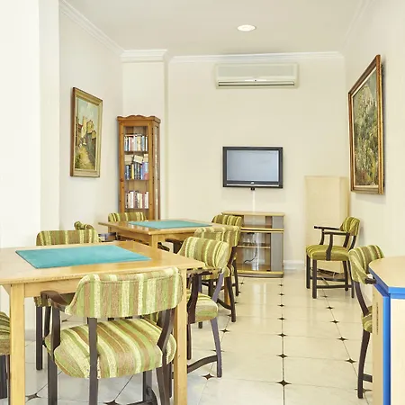 比基尼环球酒店 4* 卡拉米洛