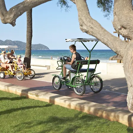 Universal Bikini Hotel