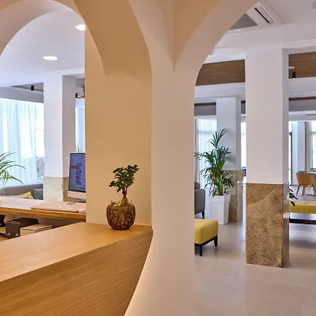 Universal Bikini Hotel