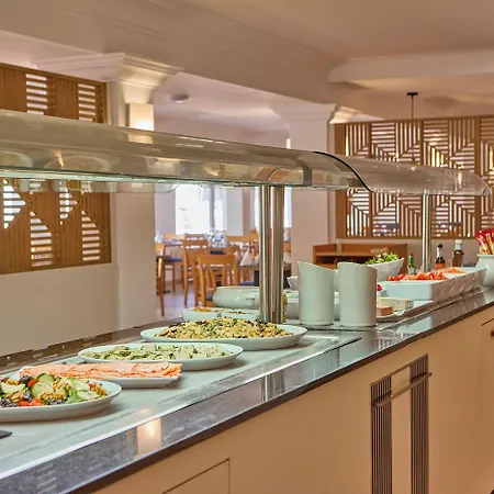 比基尼环球酒店 4*