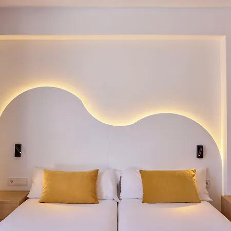 比基尼环球酒店 4* 卡拉米洛