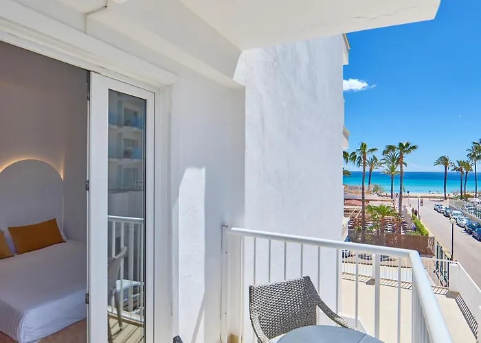 Universal Bikini Cala Millor (Mallorca)