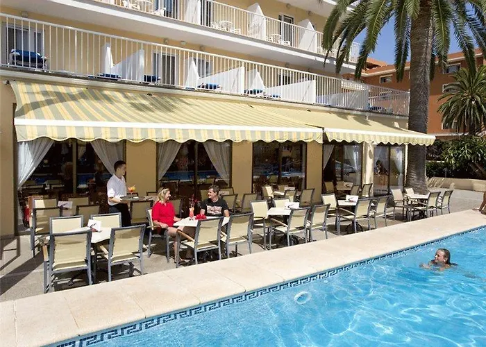 Universal Bikini Hotel 4*