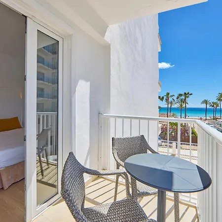 Universal Bikini فندق