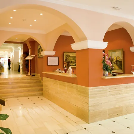 Universal Bikini Hotel 4*