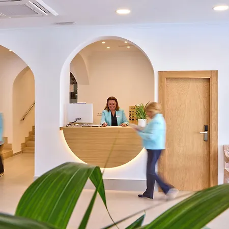 Universal Bikini 4* كالا مييور