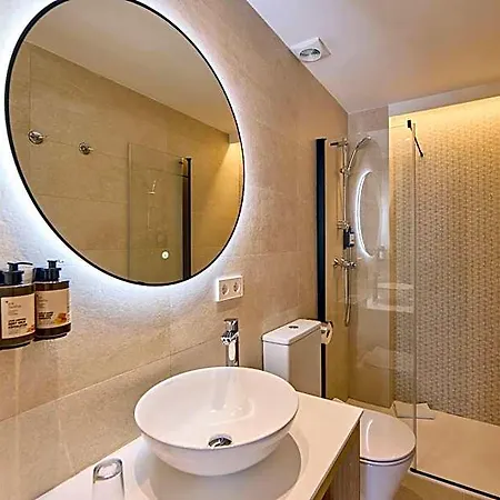 Universal Bikini Otel 4*