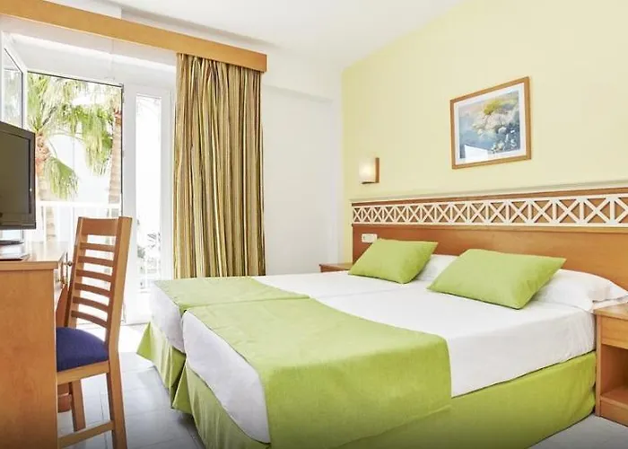 Universal Bikini Hotel 4*