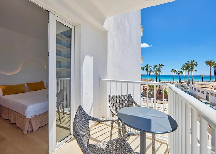 Universal Bikini Hotel