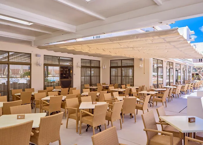 فندق Universal Bikini كالا مييور