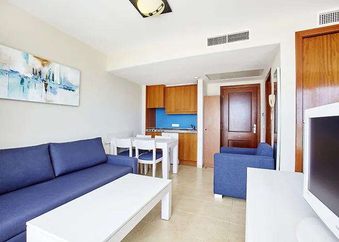 Universal Bikini Hotel 4*