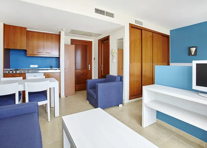 Universal Bikini Hotel 4*