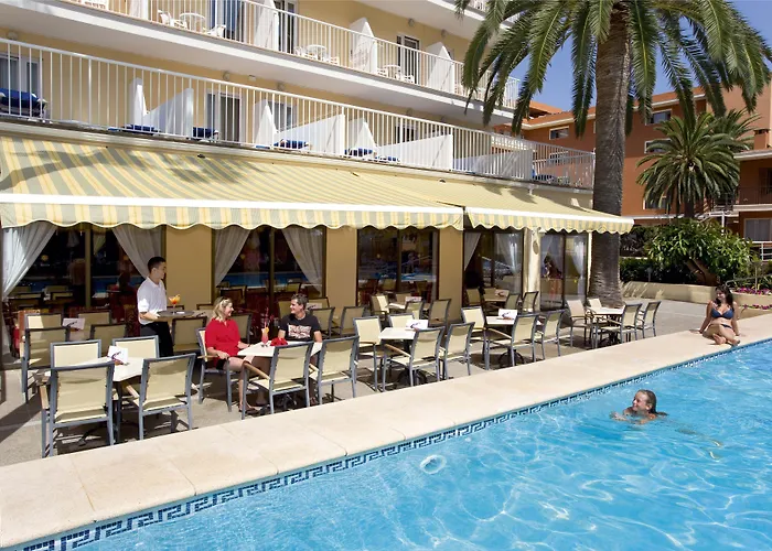 Universal Bikini Hotel 4*