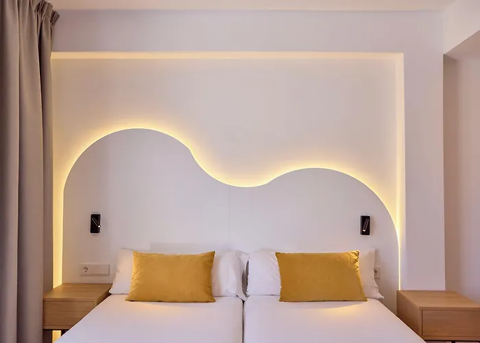 Universal Bikini 4* كالا مييور