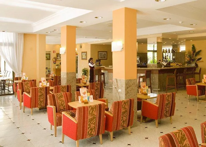 Universal Bikini فندق كالا مييور