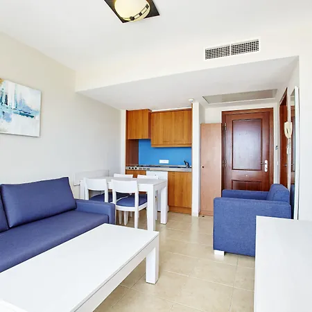 Universal Bikini Otel 4*