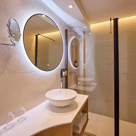 Otel Universal Bikini 4*