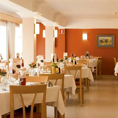 Otel Universal Bikini 4*